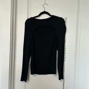 Sanctuary black top w cutout above bust line. Very nice top